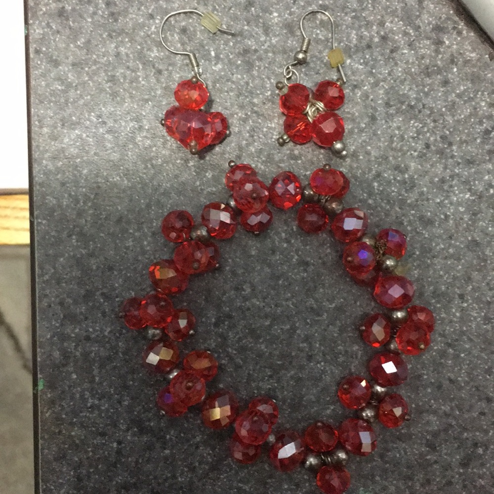 Earrings and bracelet set